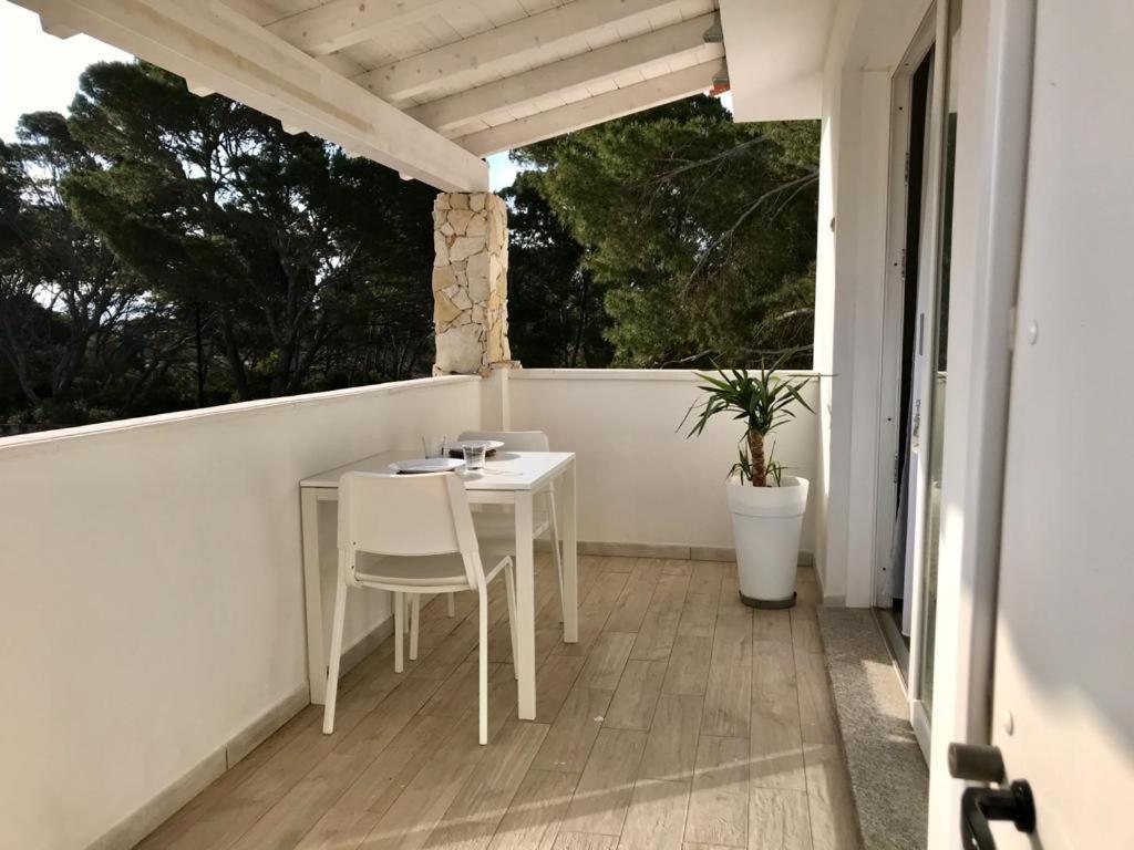 Case Vacanze "Bianco Mare" Porto Pino Ngoại thất bức ảnh