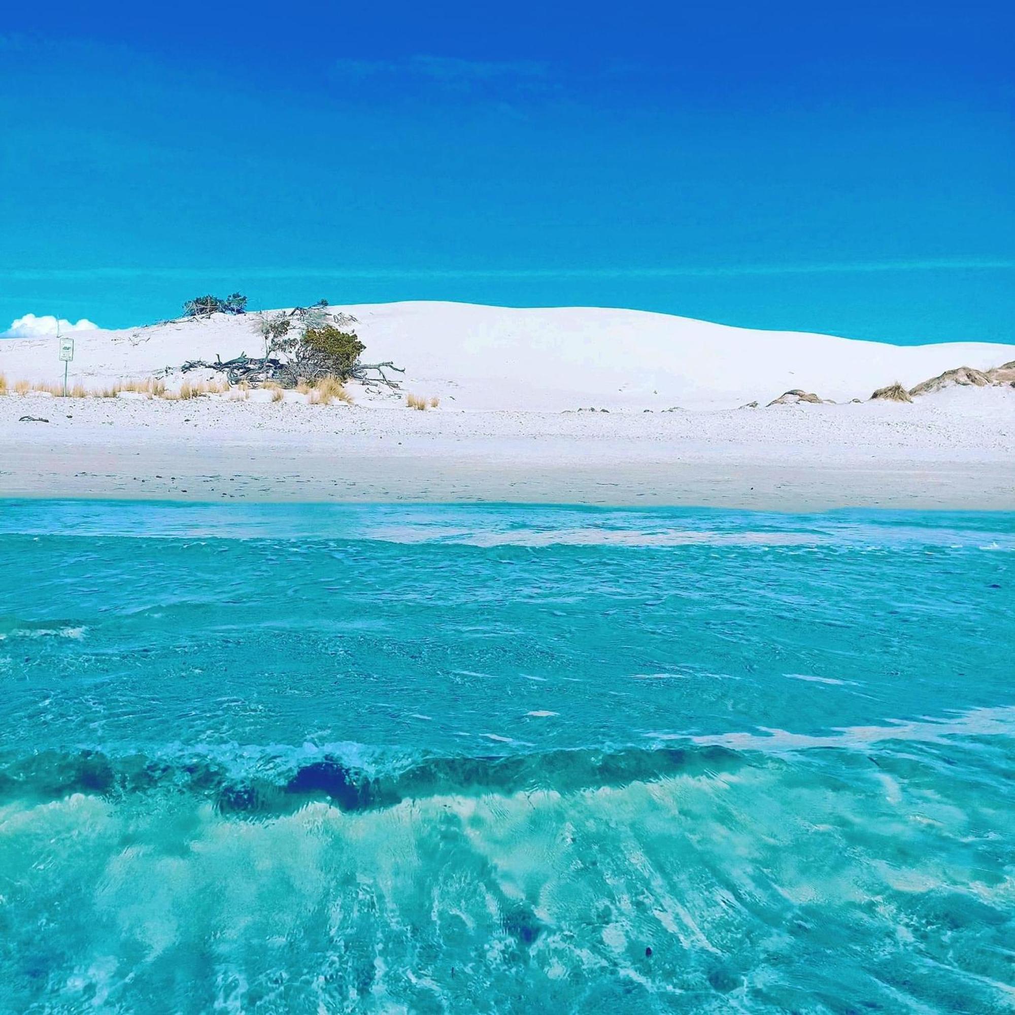 Case Vacanze "Bianco Mare" Porto Pino Ngoại thất bức ảnh