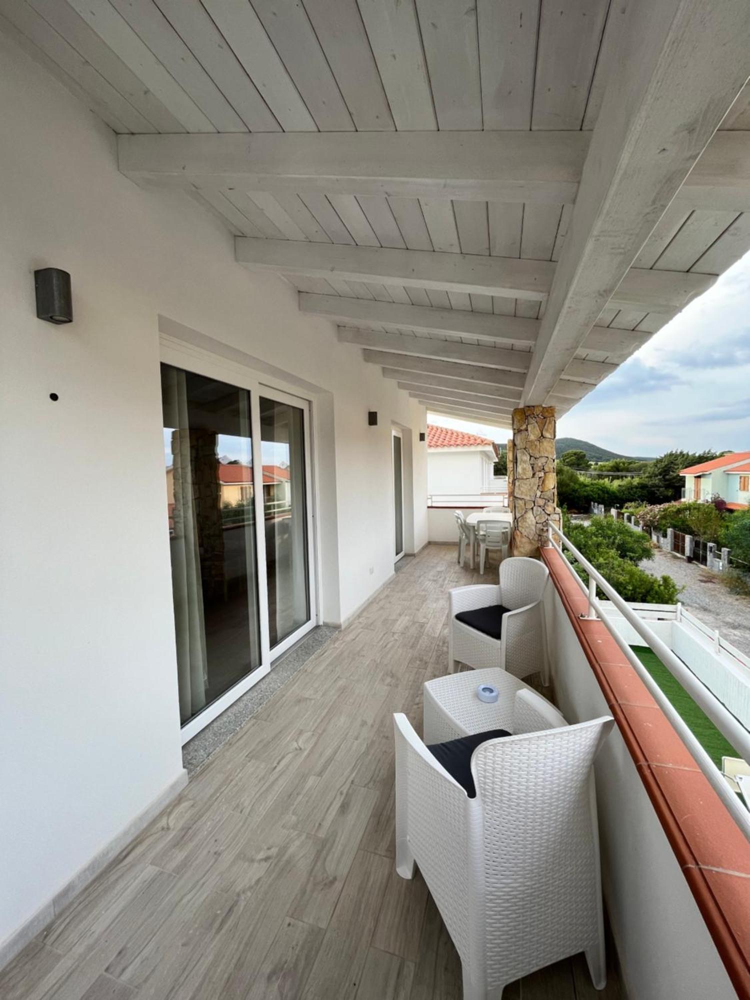 Case Vacanze "Bianco Mare" Porto Pino Ngoại thất bức ảnh