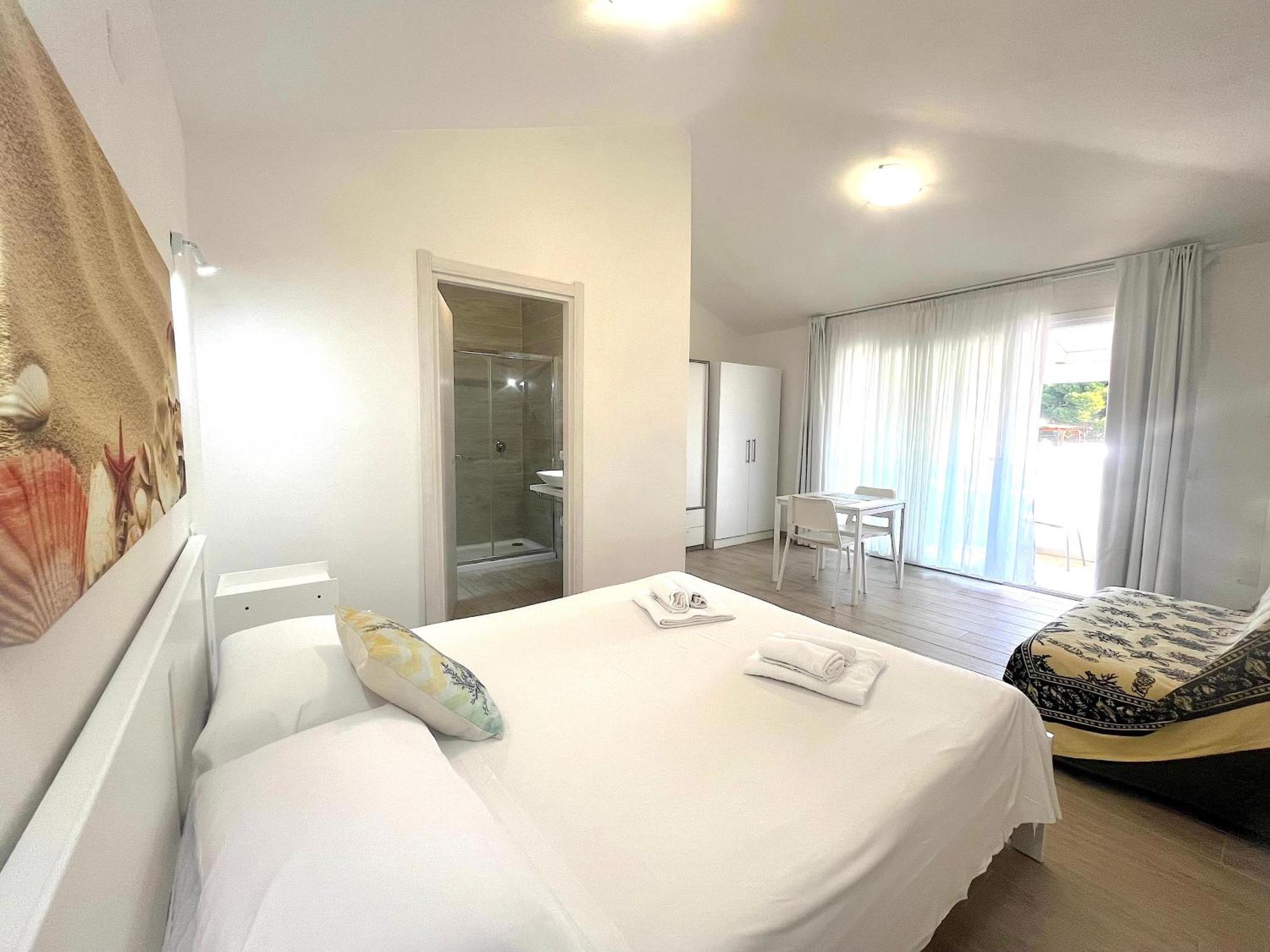 Case Vacanze "Bianco Mare" Porto Pino Ngoại thất bức ảnh